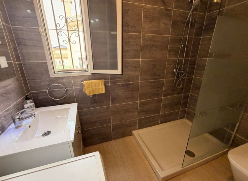 3 slaapkamer Villa te koop in Rojales met zwembad - € 285.000 (Ref: 9981262)