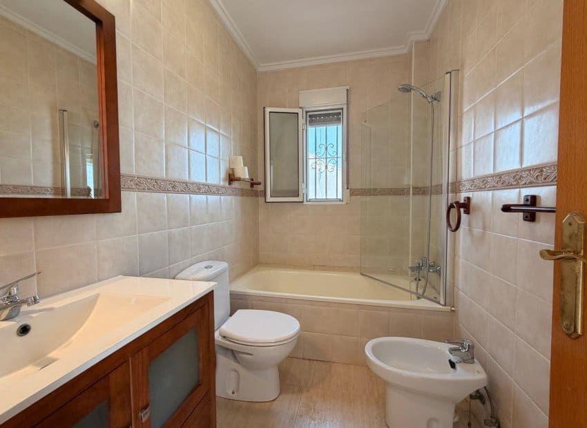3 slaapkamer Villa te koop in Rojales met zwembad - € 285.000 (Ref: 9981262)