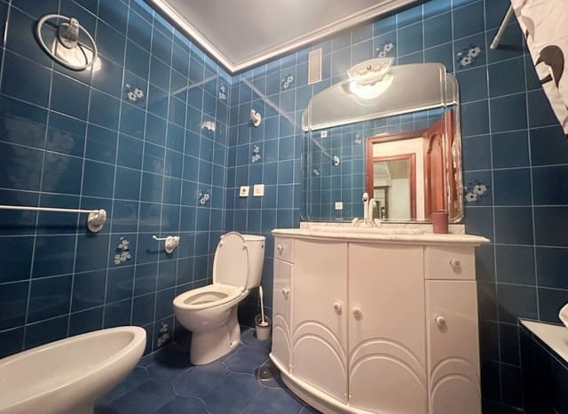 4 soveværelse Lejlighed til salg i Centro - Muelle Pesquero, Torrevieja - € 255.000 (Ref: 9981263)