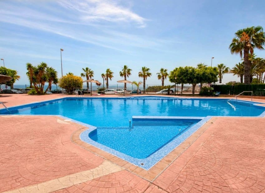 2 soveværelse Lejlighed til salg i Cabo Roig med swimmingpool - € 224.000 (Ref: 9981264)