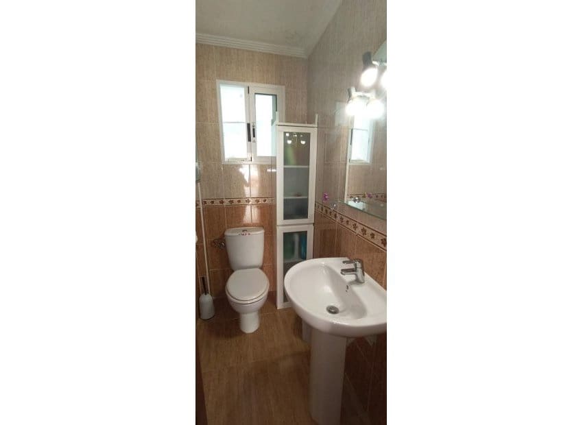 Chalet de 2 habitaciones en Orihuela Costa en venta con piscina - 185.000 € (Ref: 9981266)