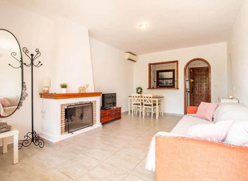 2 bedroom Apartment for sale in Torrevieja with pool - € 159,000 (Ref: 9981268)