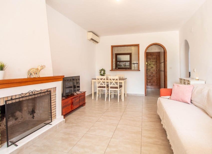 2 bedroom Apartment for sale in Torrevieja with pool - € 159,000 (Ref: 9981268)