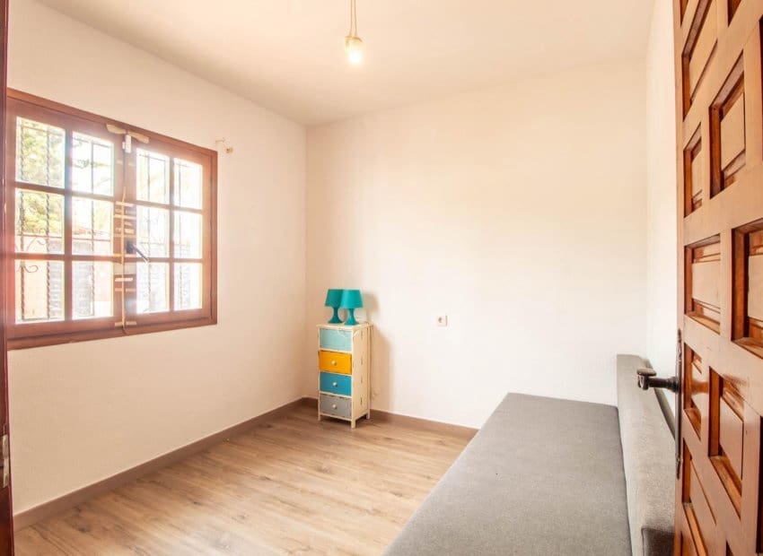 2 bedroom Apartment for sale in Torrevieja with pool - € 159,000 (Ref: 9981268)
