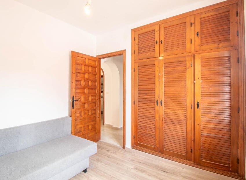 2 bedroom Apartment for sale in Torrevieja with pool - € 159,000 (Ref: 9981268)