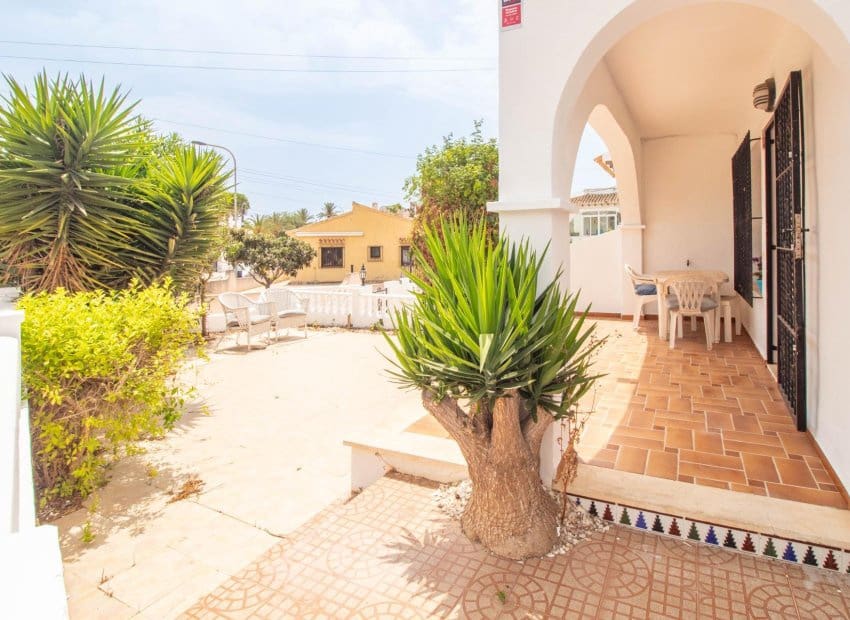 2 bedroom Apartment for sale in Torrevieja with pool - € 159,000 (Ref: 9981268)