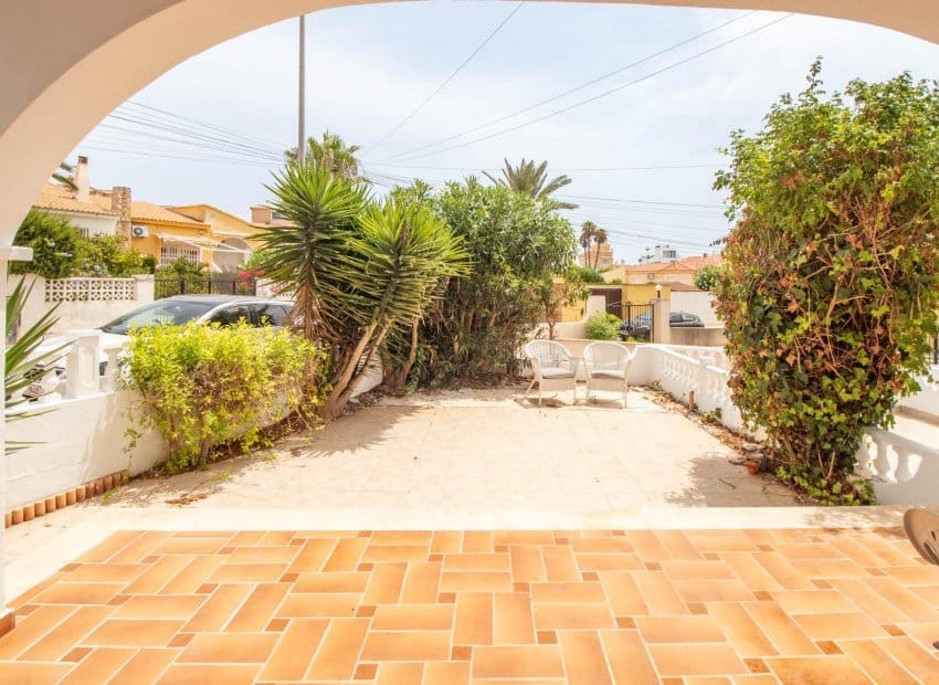 2 bedroom Apartment for sale in Torrevieja with pool - € 159,000 (Ref: 9981268)