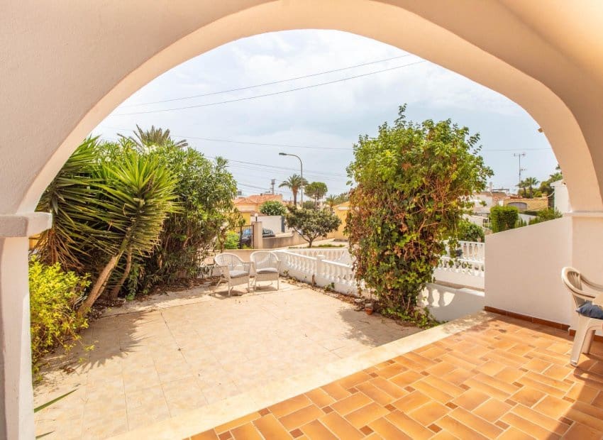 2 bedroom Apartment for sale in Torrevieja with pool - € 159,000 (Ref: 9981268)