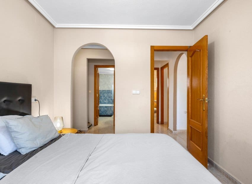 Chalet de 3 habitaciones en Gran Alacant en venta con piscina - 479.000 € (Ref: 9981270)
