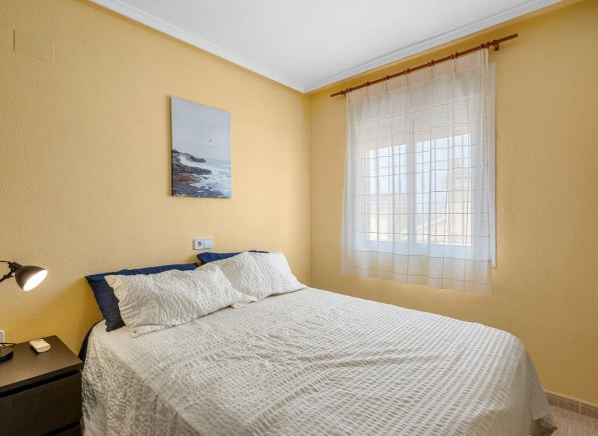 Chalet de 3 habitaciones en Gran Alacant en venta con piscina - 479.000 € (Ref: 9981270)