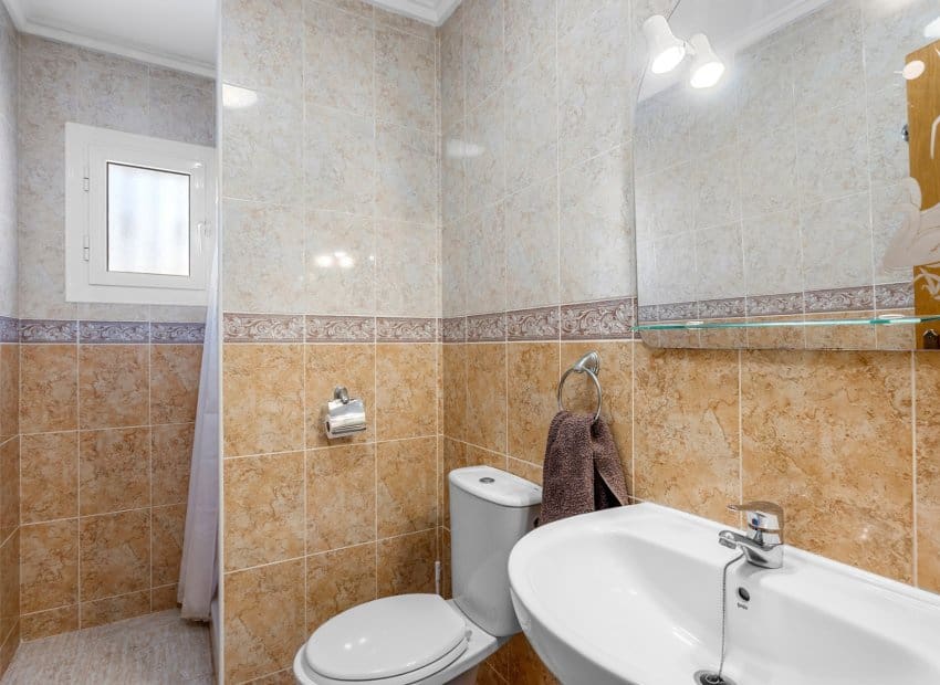 Chalet de 3 habitaciones en Gran Alacant en venta con piscina - 479.000 € (Ref: 9981270)
