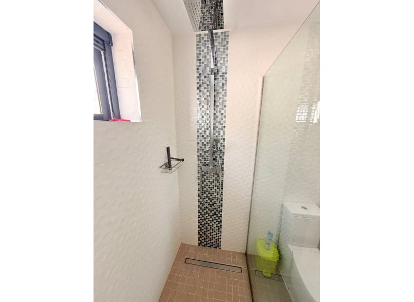 3 chambre Villa/Maison à vendre à Pueblo Bravo avec piscine - 399 000 € (Ref: 9983793)