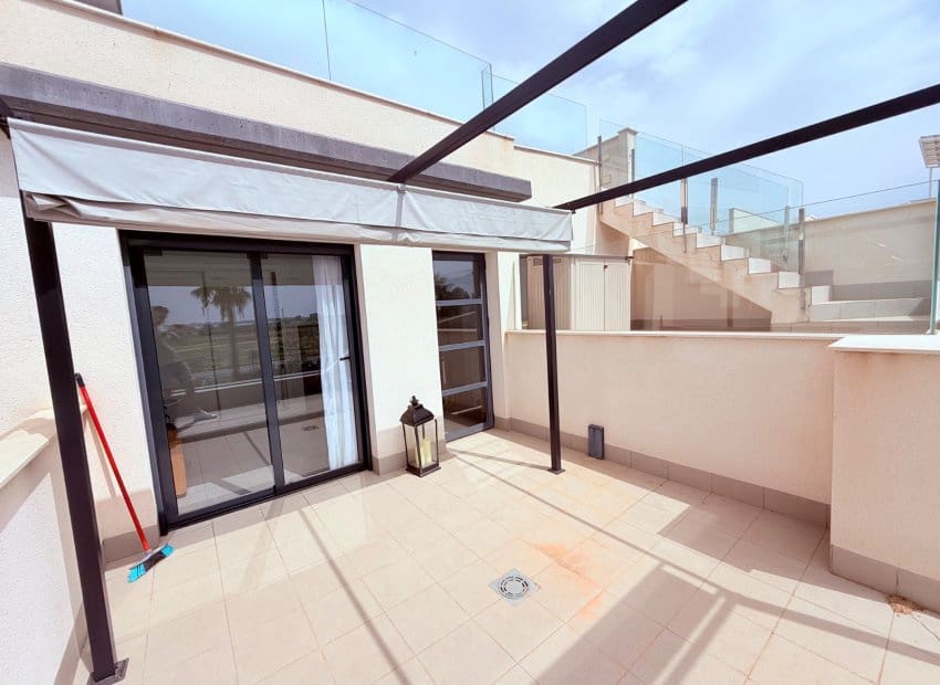 3 chambre Villa/Maison à vendre à Pueblo Bravo avec piscine - 399 000 € (Ref: 9983793)