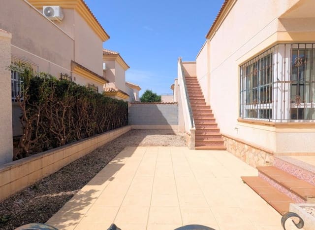 Chalet de 3 habitaciones en Lo Crispin, Algorfa en venta con piscina - 225.000 € (Ref: 9987105)