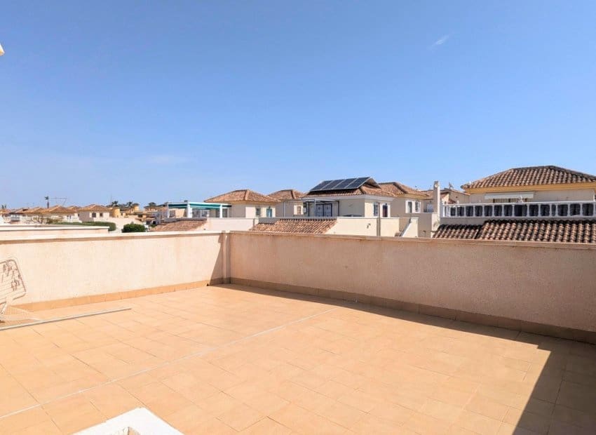 3 soverom Villa til salgs i Lo Crispin med svømmebasseng - € 225 000 (Ref: 9987105)