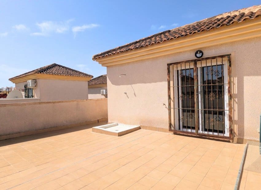 3 soverom Villa til salgs i Lo Crispin med svømmebasseng - € 225 000 (Ref: 9987105)