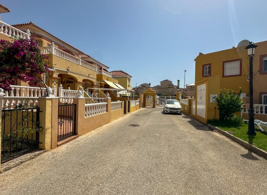 2 camera da letto Casa in vendita in Orihuela Costa con piscina - 255.000 € (Rif: 9987243)