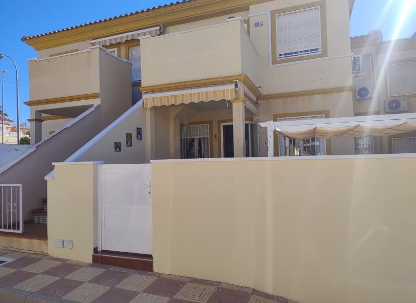 2 soverom Leilighet til salgs i Playa Flamenca med svømmebasseng - € 176 900 (Ref: 9987244)