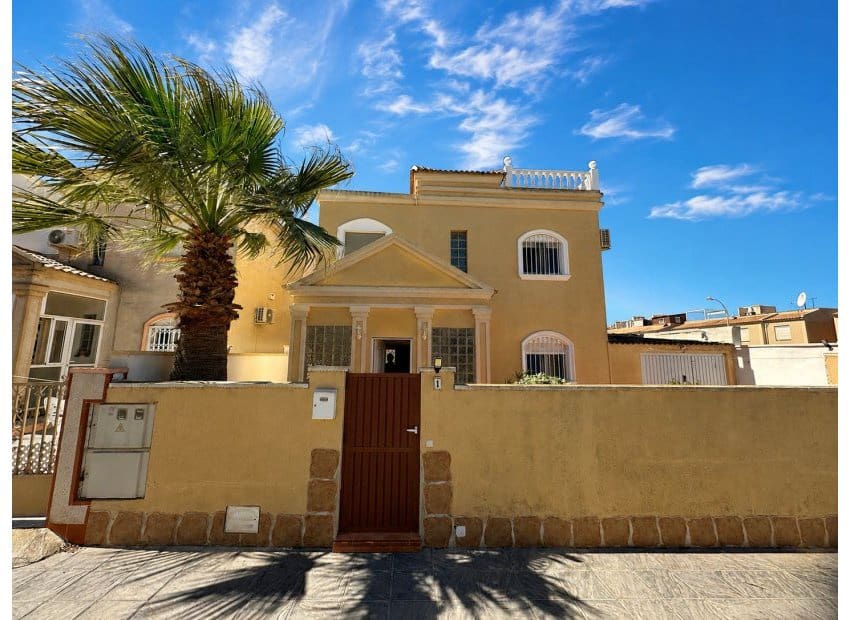 3 Zimmer Villa zu verkaufen in Aguas Nuevas - 399.000 € (Ref: 9987245)
