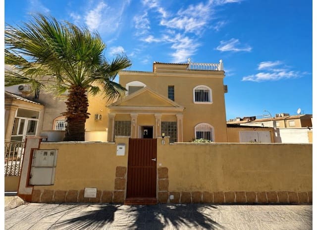 Chalet de 3 habitaciones en Aguas Nuevas, Torrevieja en venta - 399.000 € (Ref: 9987245)