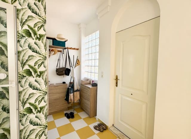 Chalet de 3 habitaciones en Aguas Nuevas, Torrevieja en venta - 399.000 € (Ref: 9987245)