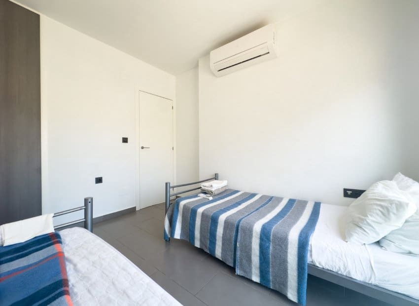 2 makuuhuone Huoneisto myytävänä paikassa Orihuela Costa mukana uima-altaan - 339 000 € (Ref: 9987246)