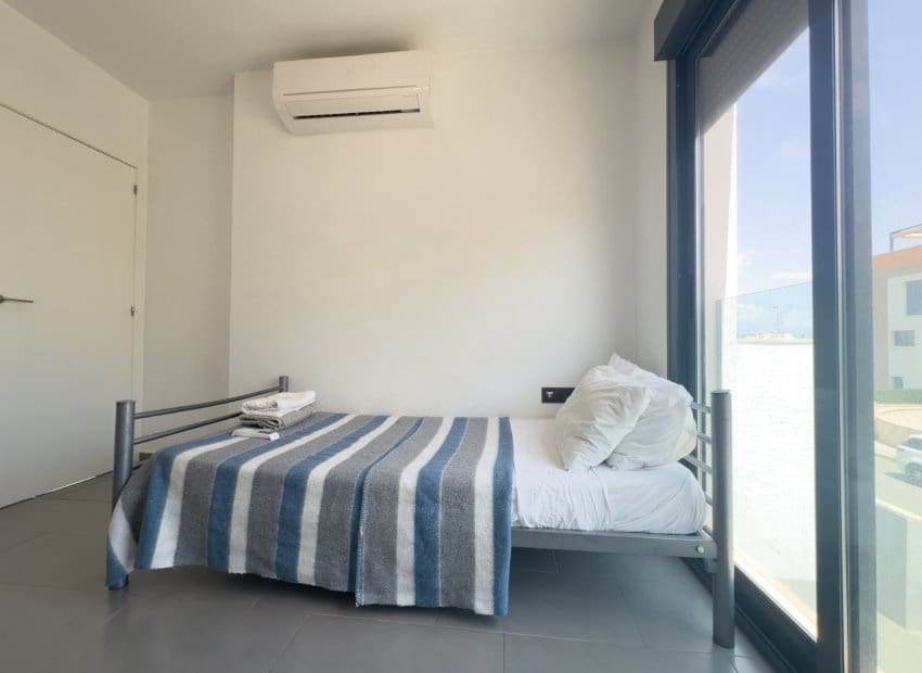 2 makuuhuone Huoneisto myytävänä paikassa Orihuela Costa mukana uima-altaan - 339 000 € (Ref: 9987246)