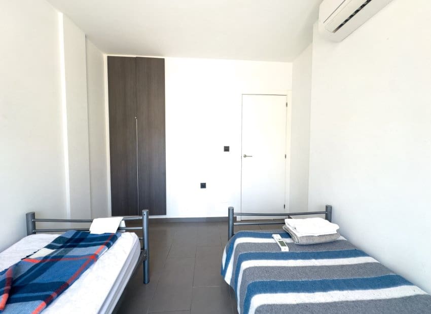 2 makuuhuone Huoneisto myytävänä paikassa Orihuela Costa mukana uima-altaan - 339 000 € (Ref: 9987246)
