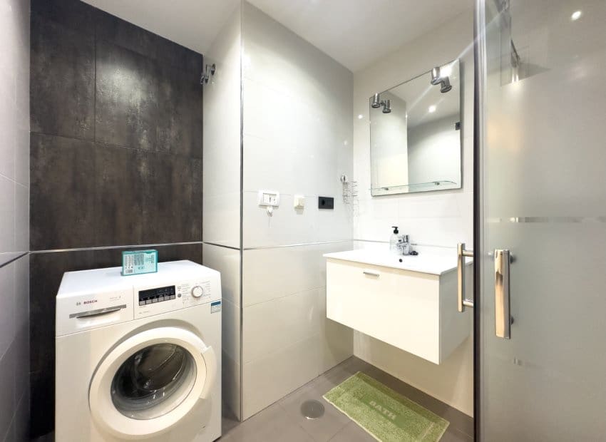 2 makuuhuone Huoneisto myytävänä paikassa Orihuela Costa mukana uima-altaan - 339 000 € (Ref: 9987246)
