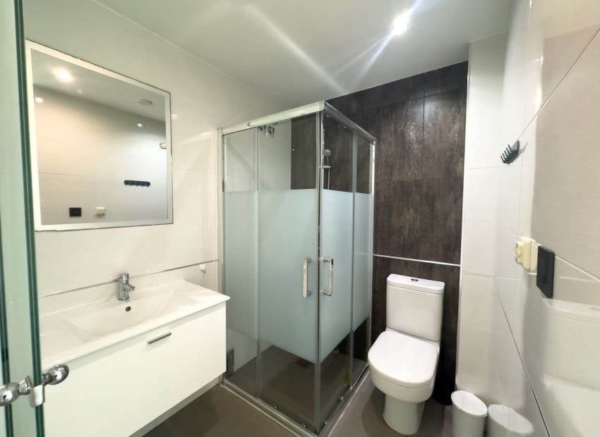 2 makuuhuone Huoneisto myytävänä paikassa Orihuela Costa mukana uima-altaan - 339 000 € (Ref: 9987246)