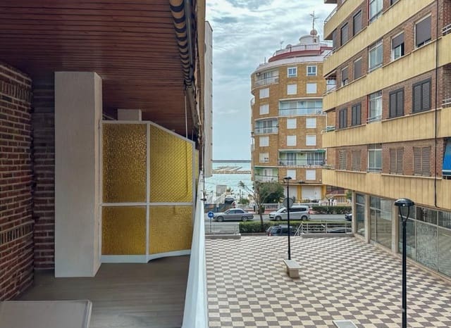Apartamento de 2 habitaciones en Playa de los Náufragos, Torrevieja en venta - 249.900 € (Ref: 9987247)