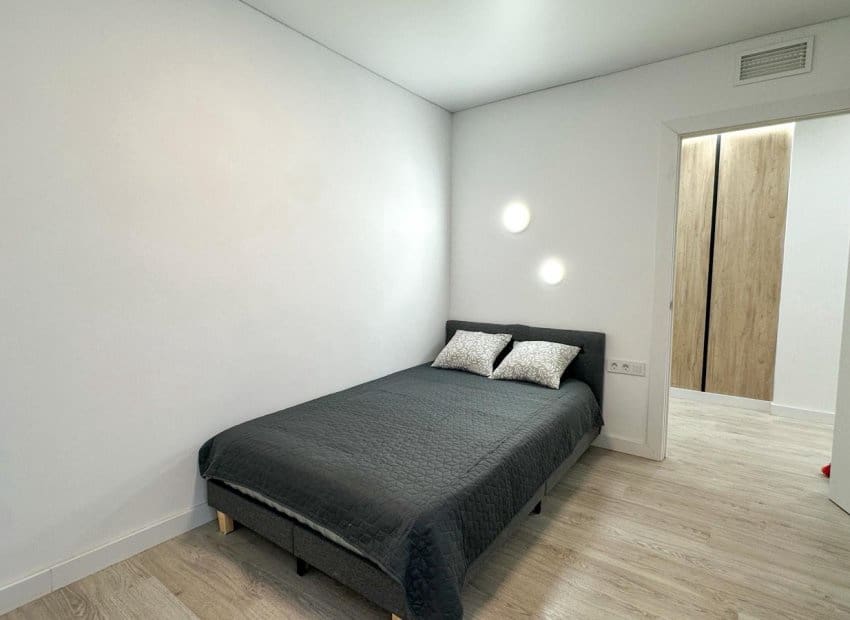 Apartamento de 2 habitaciones en Torrevieja en venta - 249.900 € (Ref: 9987247)