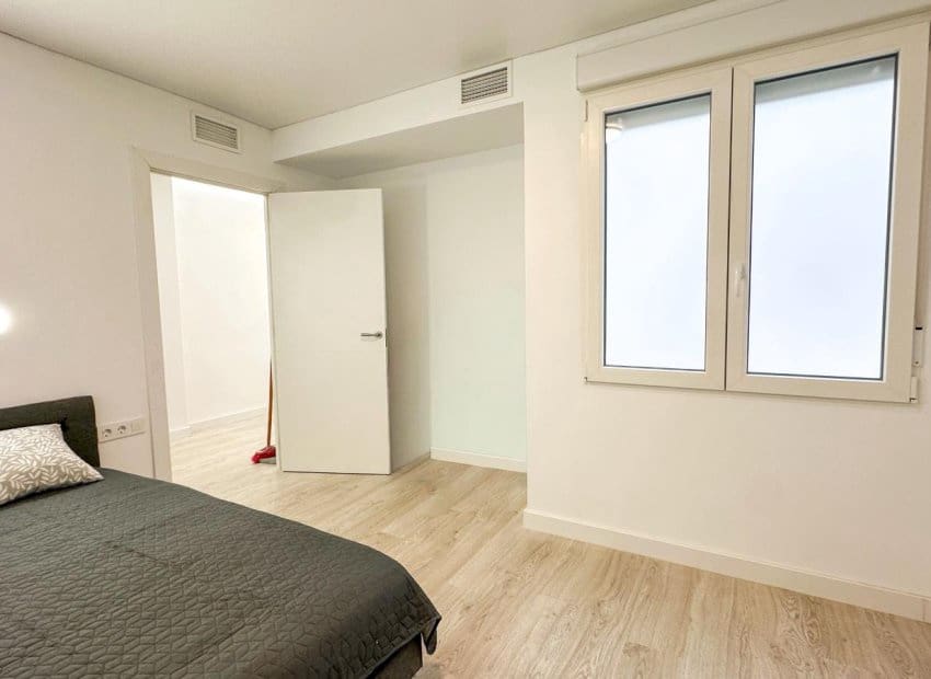 Apartamento de 2 habitaciones en Torrevieja en venta - 249.900 € (Ref: 9987247)