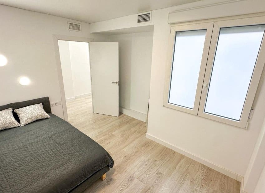 Apartamento de 2 habitaciones en Torrevieja en venta - 249.900 € (Ref: 9987247)