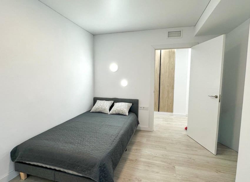 Apartamento de 2 habitaciones en Torrevieja en venta - 249.900 € (Ref: 9987247)