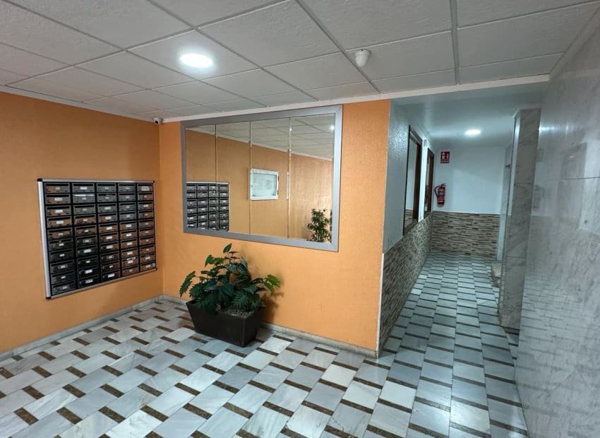 Apartamento de 2 habitaciones en Torrevieja en venta - 249.900 € (Ref: 9987247)