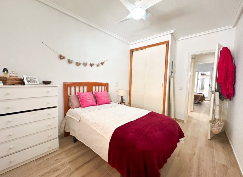 2 soveværelse Lejlighed til salg i Torrevieja - € 227.000 (Ref: 9987249)