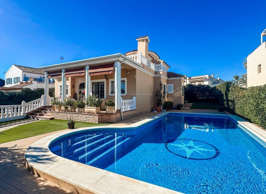 6 quarto Moradia para venda em La Mata - 950 000 € (Ref: 9987251)