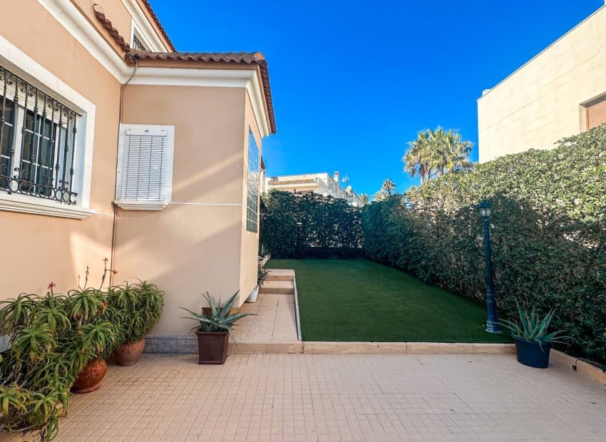 6 quarto Moradia para venda em La Mata - 950 000 € (Ref: 9987251)