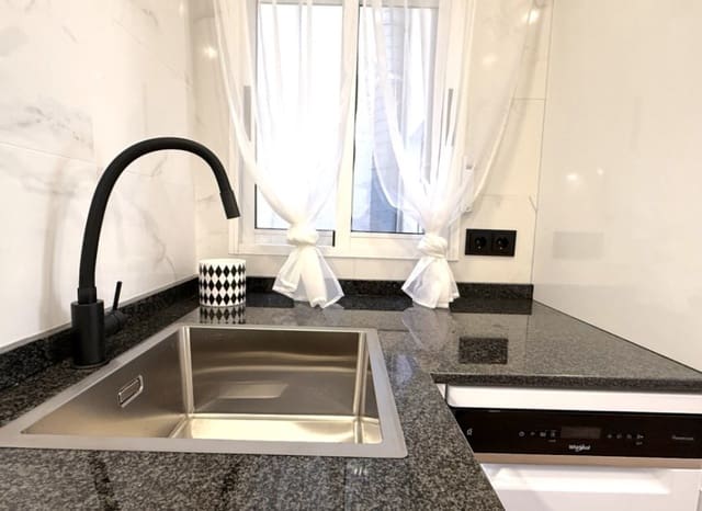 2 soveværelse Lejlighed til salg i Puerto Deportivo, Torrevieja - € 164.900 (Ref: 9987252)