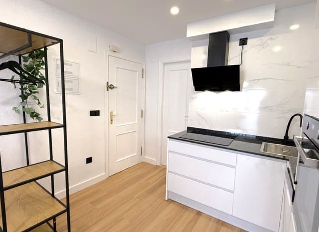 2 soveværelse Lejlighed til salg i Puerto Deportivo, Torrevieja - € 164.900 (Ref: 9987252)