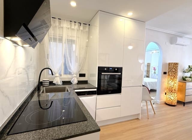 2 soveværelse Lejlighed til salg i Puerto Deportivo, Torrevieja - € 164.900 (Ref: 9987252)