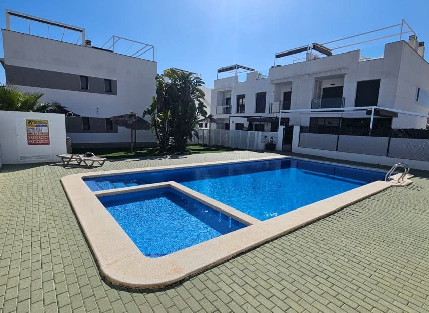 2 soveværelse Lejlighed til salg i Pilar de la Horadada med swimmingpool - € 299.000 (Ref: 9987254)