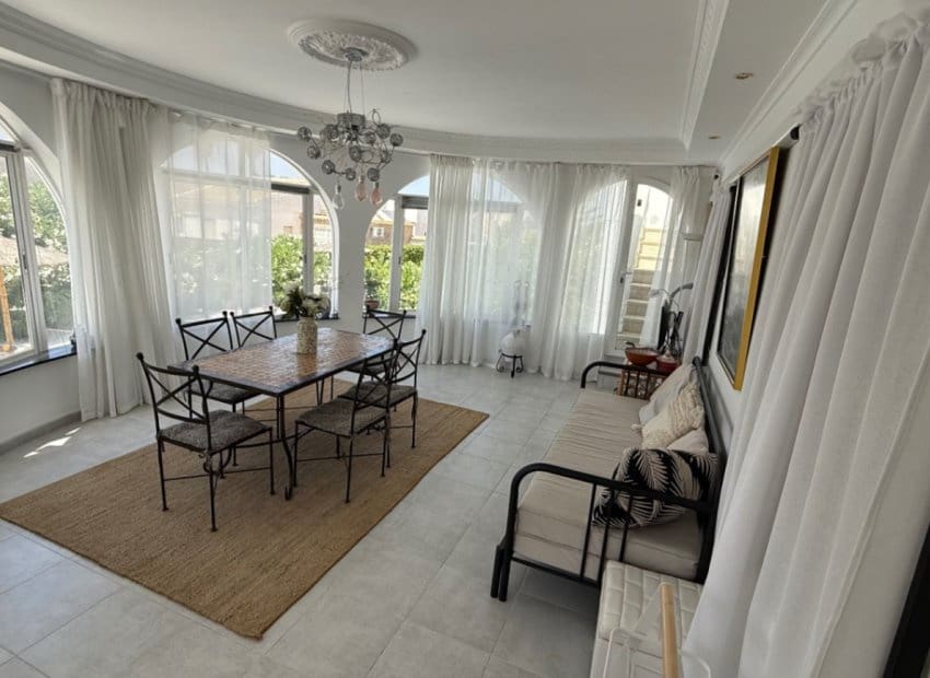 3 makuuhuone Huvila myytävänä paikassa El Chaparral mukana uima-altaan - 645 000 € (Ref: 9987255)