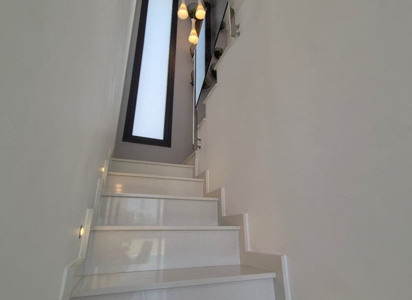 4 makuuhuone Huvila myytävänä paikassa Torrevieja mukana uima-altaan - 785 000 € (Ref: 9987256)
