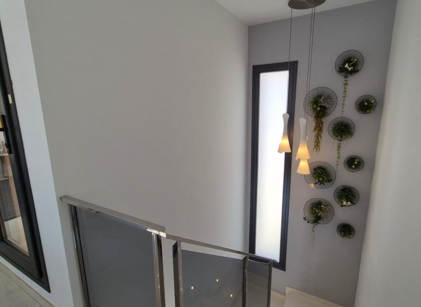 4 makuuhuone Huvila myytävänä paikassa Torrevieja mukana uima-altaan - 785 000 € (Ref: 9987256)