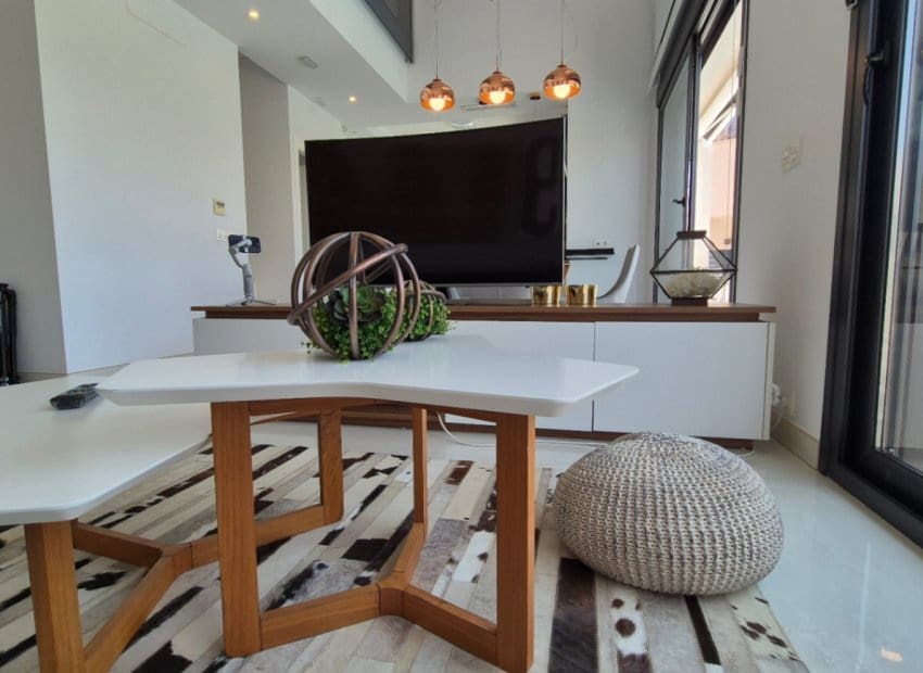 4 makuuhuone Huvila myytävänä paikassa Torrevieja mukana uima-altaan - 785 000 € (Ref: 9987256)