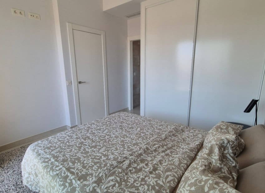 4 makuuhuone Huvila myytävänä paikassa Torrevieja mukana uima-altaan - 785 000 € (Ref: 9987256)