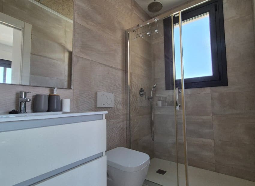 4 makuuhuone Huvila myytävänä paikassa Torrevieja mukana uima-altaan - 785 000 € (Ref: 9987256)