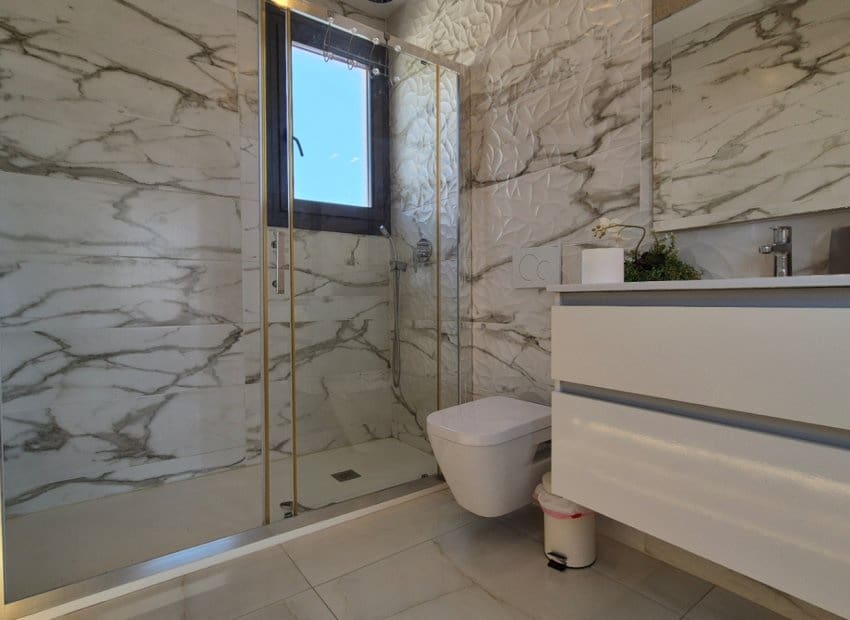 4 makuuhuone Huvila myytävänä paikassa Torrevieja mukana uima-altaan - 785 000 € (Ref: 9987256)